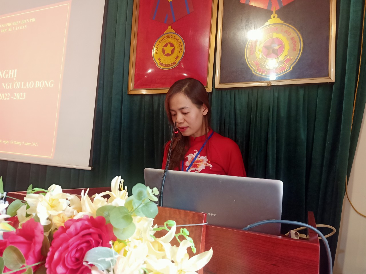 đồng chí Lương Thị Loan thông qua báo cáo của ban thanh tra nhân dân năm học 2021 – 2022 và phương hướng hoạt động của ban thanh tra nhân dân năm học 2022 – 2023